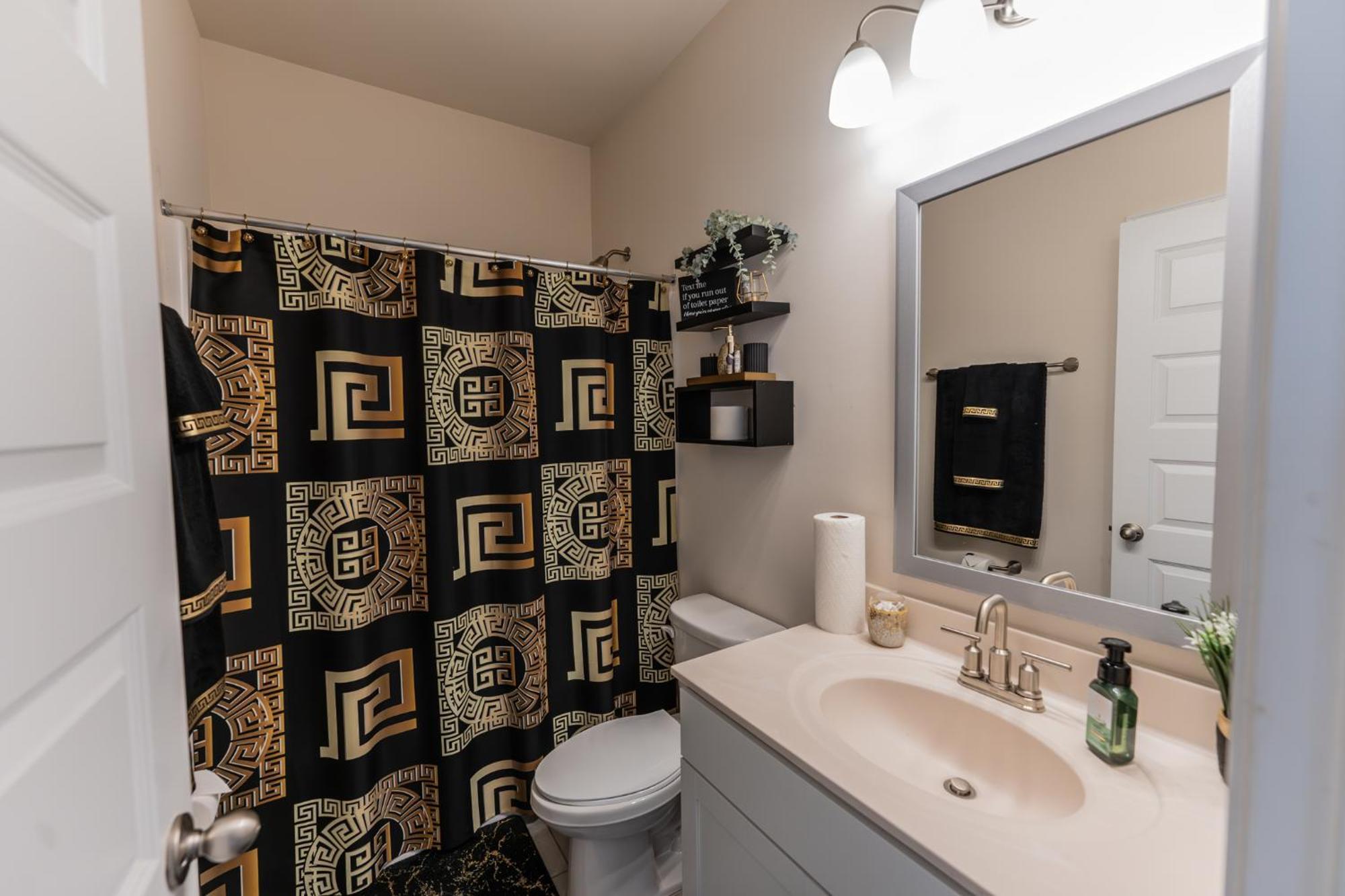 Luxury Bedroom With Private Bath Hampton Esterno foto
